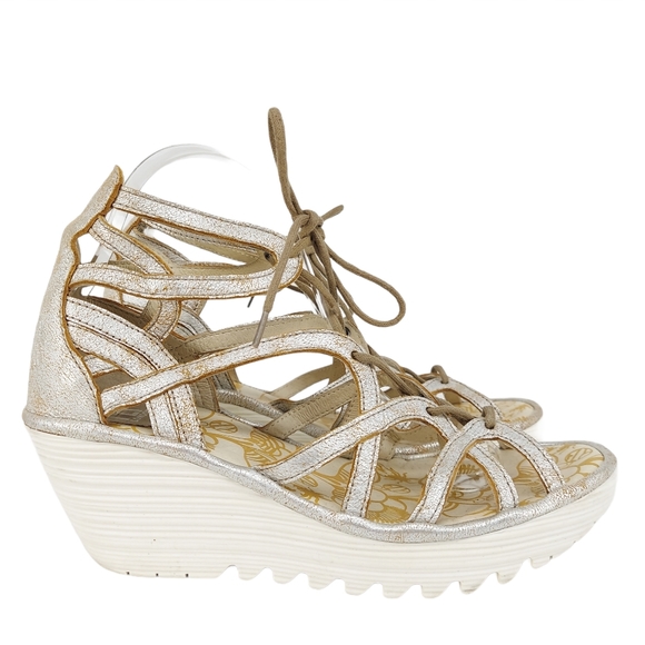 FLY London Womens YUKE663FLY Wedge Sandal FLY London Womens YUKE663FLY Wedge Sandal